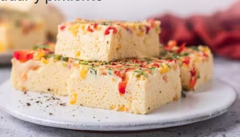 Bocaditos de huevo con queso y pimiento